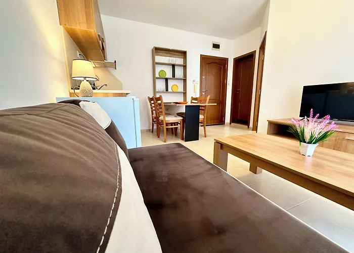 Efir 2 - Menada Aparthotel 3*