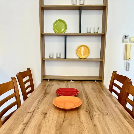 Efir 2 - Menada Σάνι Μπιτς