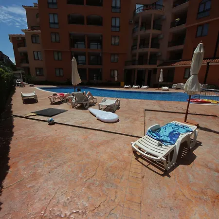 Ξενοδοχείο με διαμερίσματα Efir 2 - Menada Σάνι Μπιτς