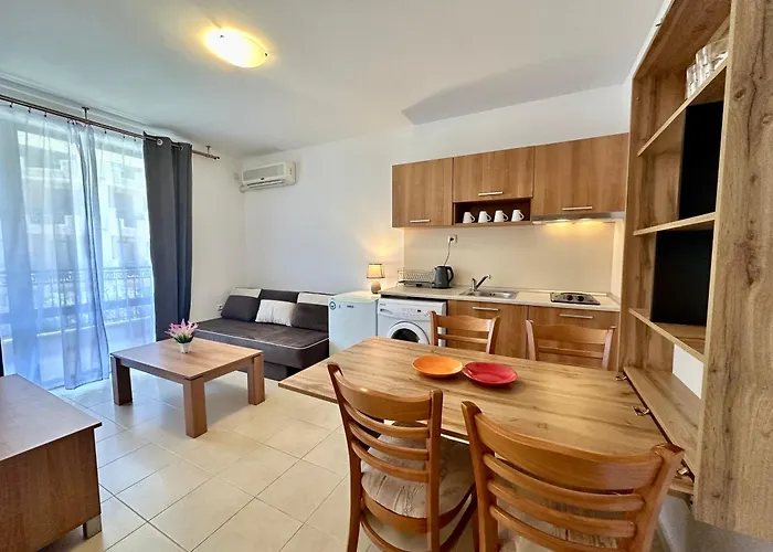 Aparthotel Efir 2 - Menada 3*