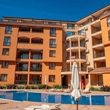 Efir 2 - Menada 3* ساني بيتش