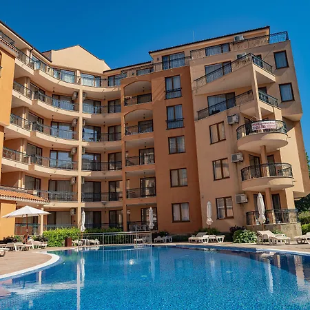 Efir 2 - Menada 3* ساني بيتش