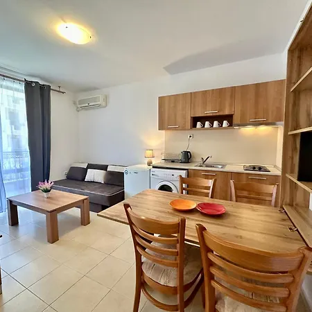 Апартхотел Efir 2 - Menada 3*