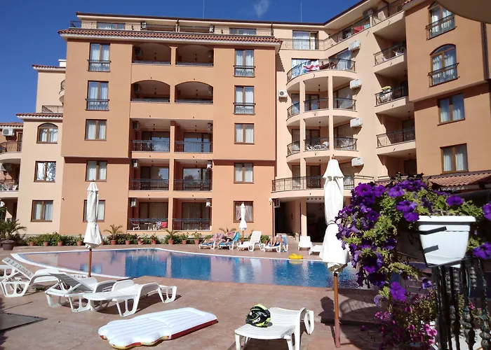 Efir 2 - Menada Lägenhetshotell 3*